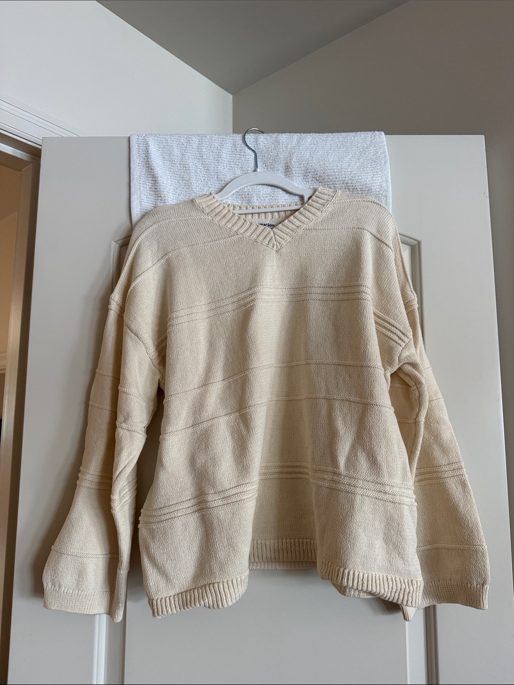 Women’s Cream V-Neck Knit Sweater